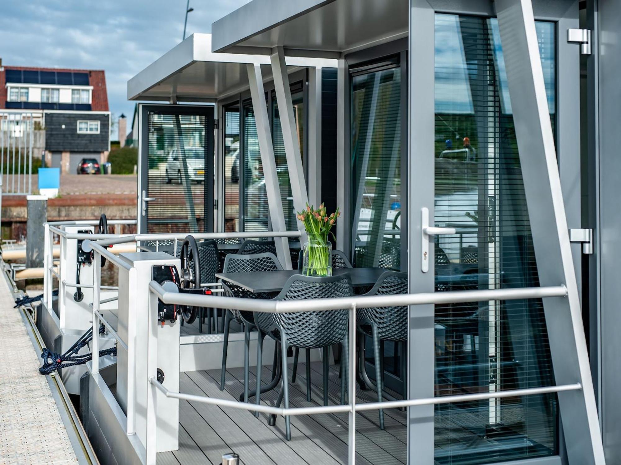 Waterlodge Blue Lagoon On A Jetty For 4 People Kamperland Exterior foto
